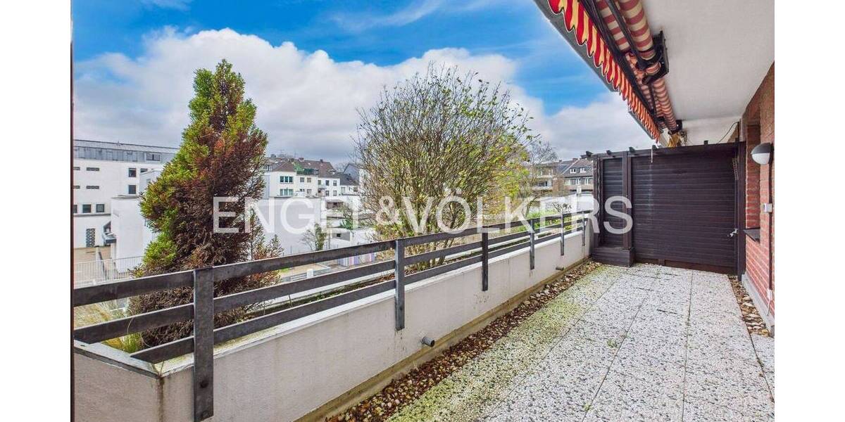 Etagenwohnung Krefeld Cracau - 3 Zimmer, 135 m&sup2;, 215.000&euro; | Angebot:26129409