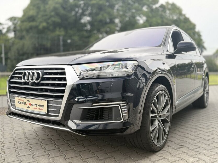 Audi Q7 3.0 TDI e-tron quattro / Panorama / Kamera 179.000 km 31.500 € Mönchengladbach 41066