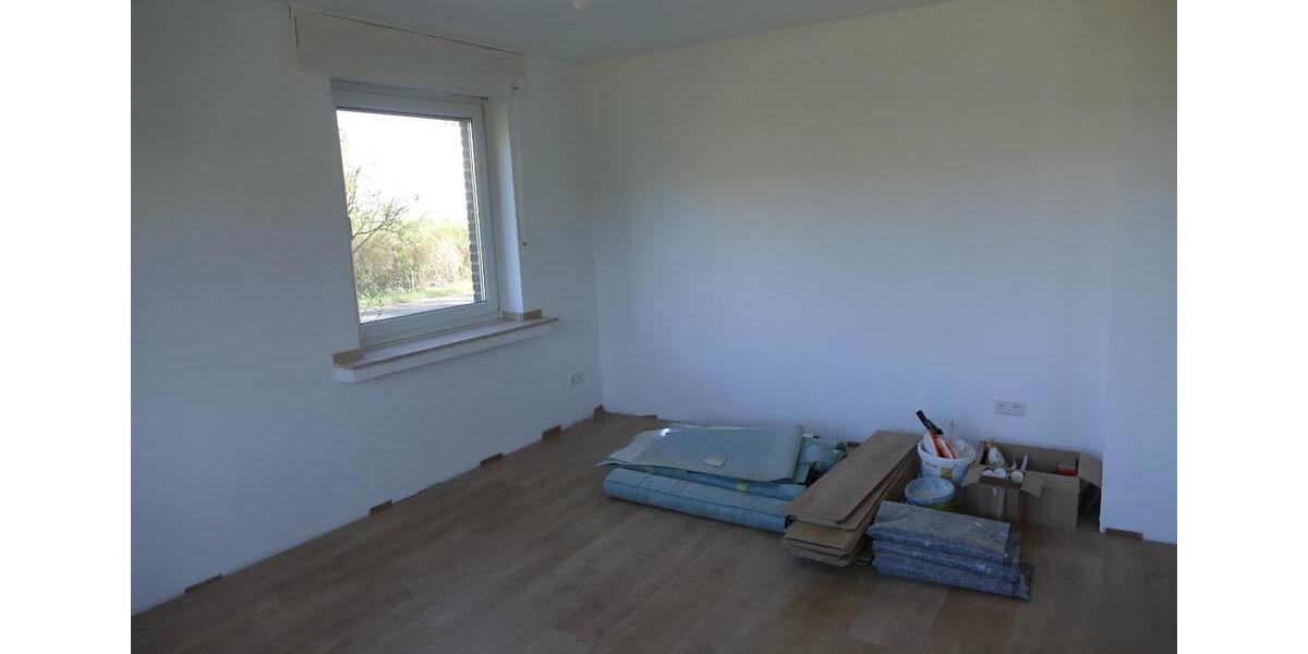 Korschenbroich Glehn, 2ZKDB, Gäste-WC, Balkon, Kamin, 103m², 1.OG 4 zimmer