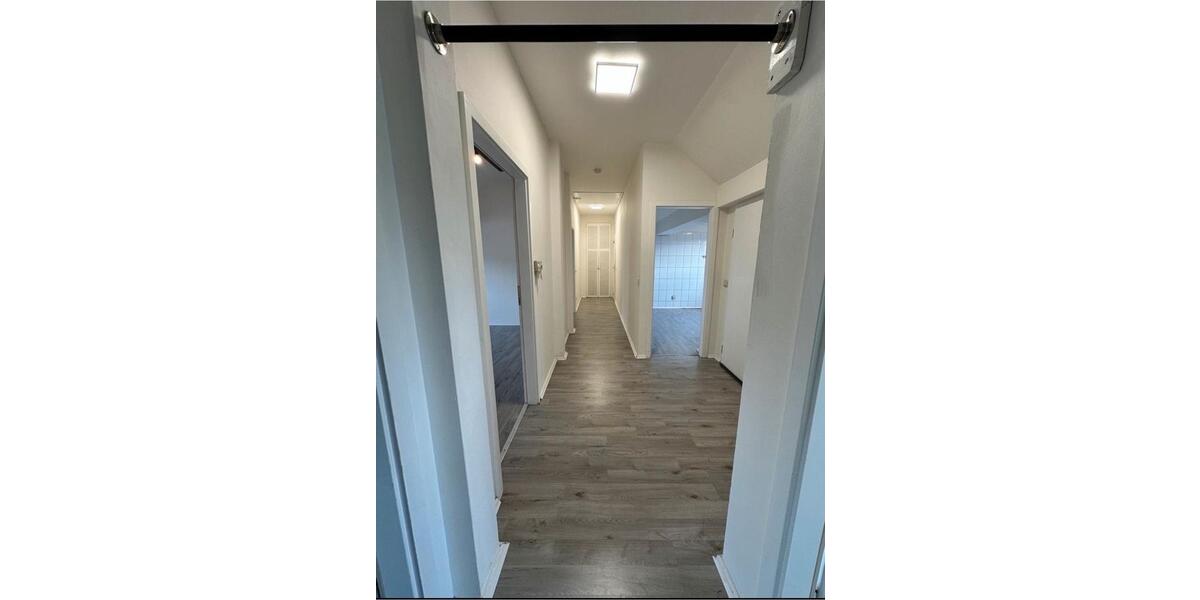 Dachgeschoßwohnung Wuppertal Elberfeld - 4 Zimmer, 73 m&sup2;, 650&euro; | Angebot:26453843