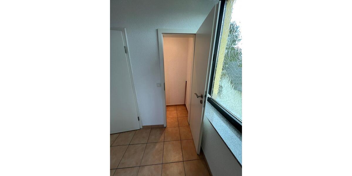 Dachgeschoßwohnung Solingen Wald - 3 Zimmer, 80 m&sup2;, 750&euro; | Angebot:26335367