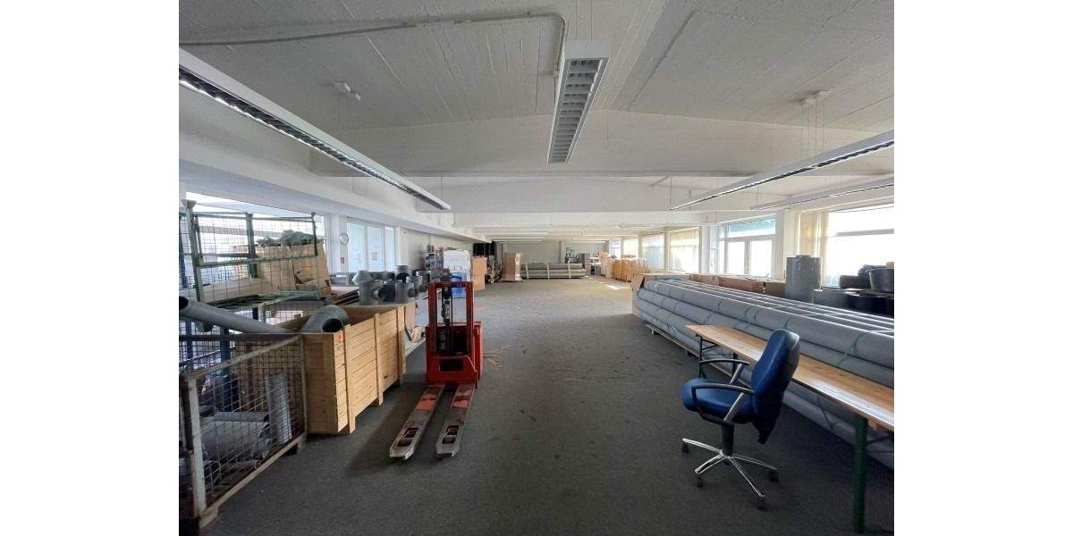 Helle und multifunktionale Gewerbefläche für LagerBüroAussstellung zimmer