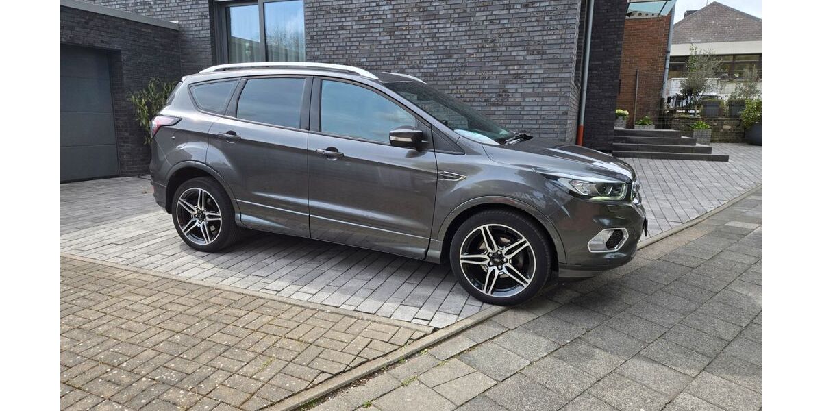 Ford Kuga 124.500 km 13.990 &euro; Grevenbroich 41517