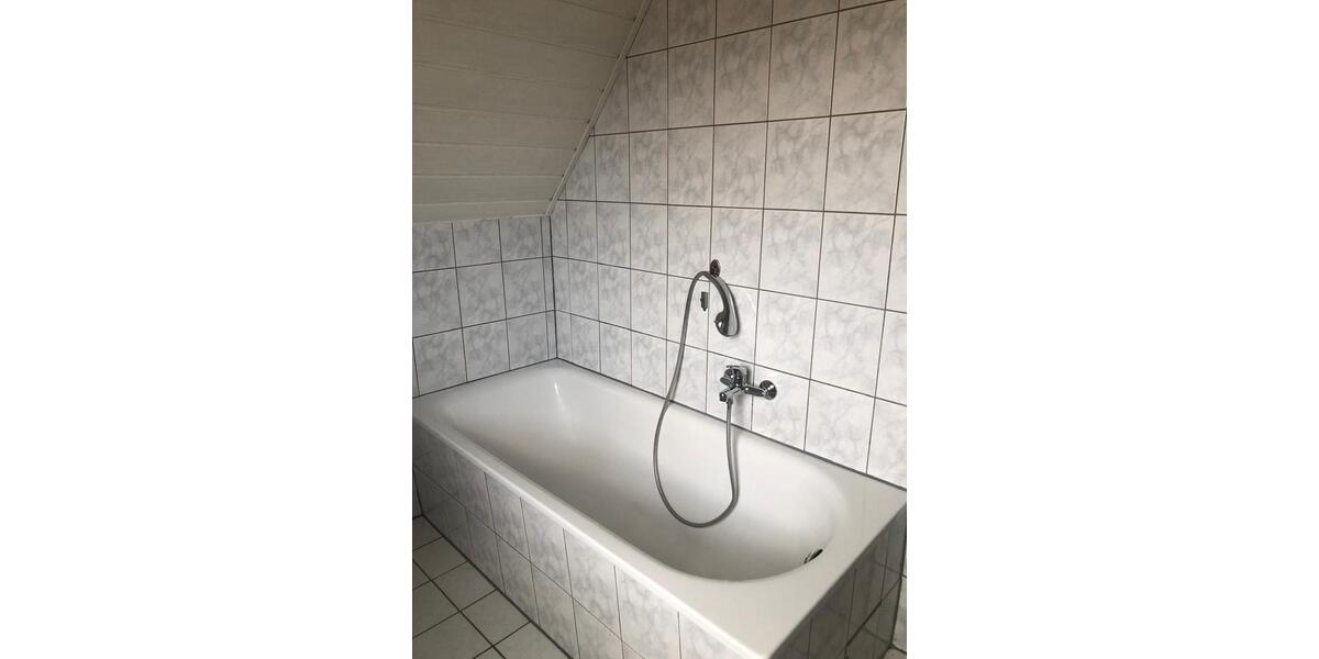 Dachgeschoßwohnung Mülheim an der Ruhr Rechtsruhr-Nord - 2.5 Zimmer, 70 m&sup2;, 590&euro; | Angebot:25656508