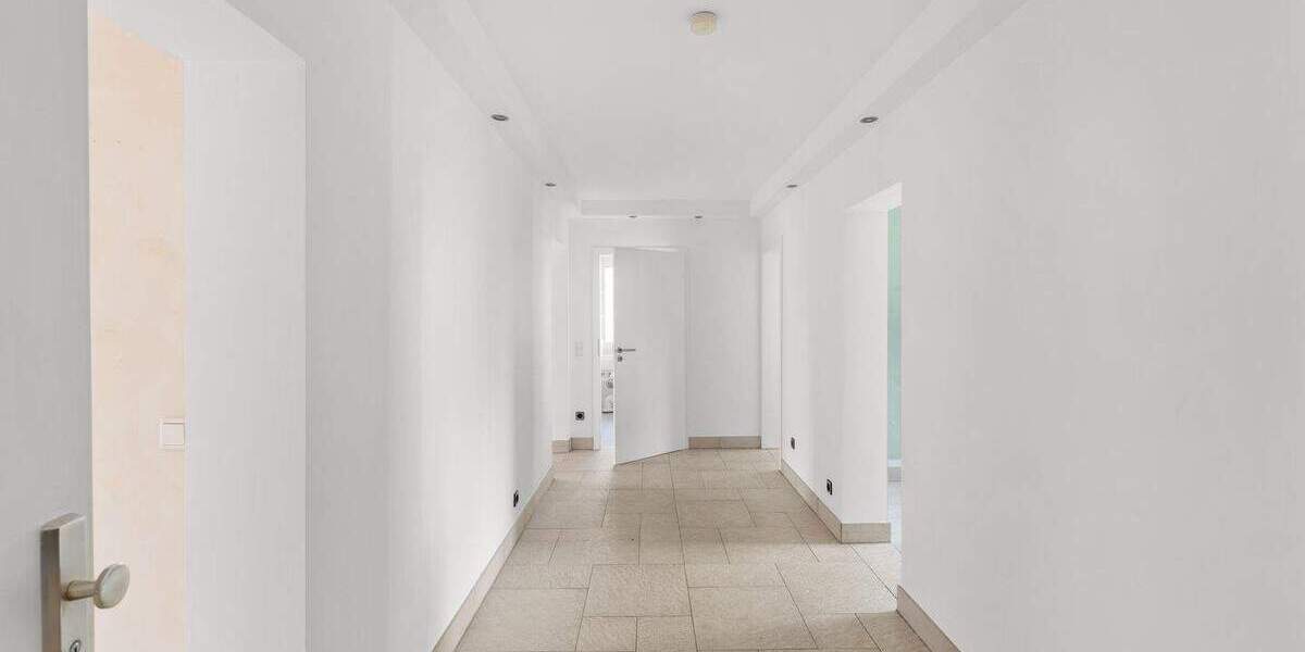 2 Wohnungen zusammengelegt 128 qm+ Balkon+ TG Stellplatz+EG 4 zimmer