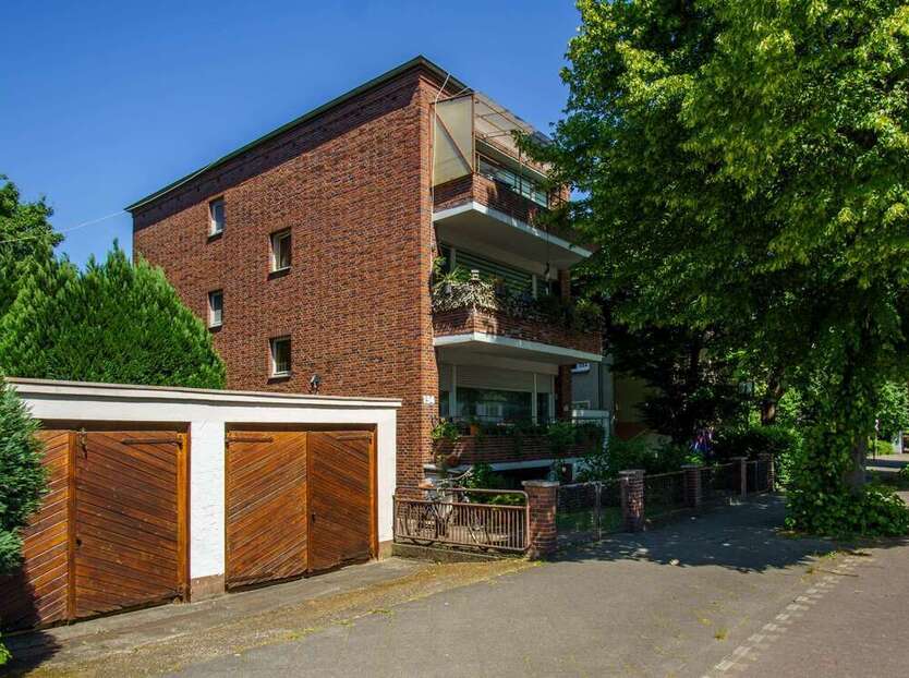 Haus zum Kaufen in Düsseldorf 895.000 € 270 m²