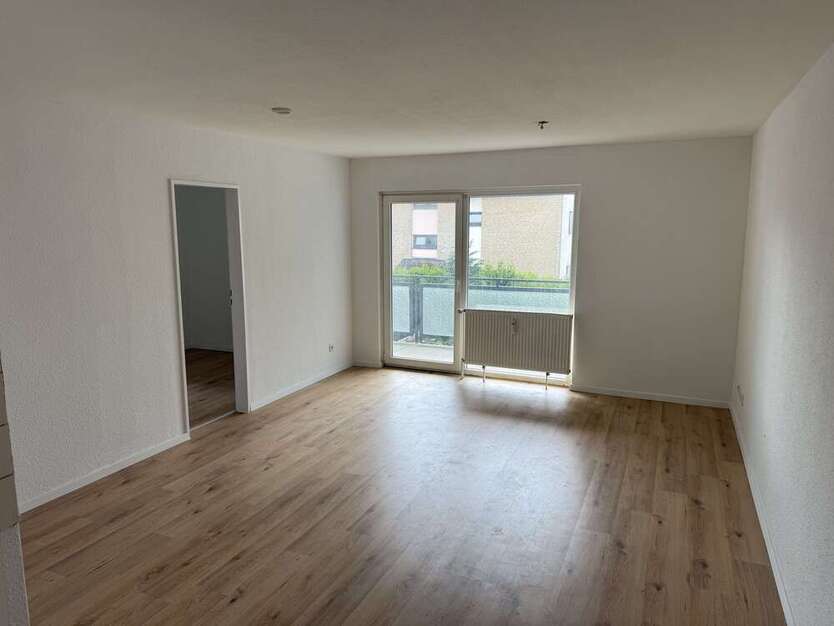 Wohnung zum Mieten in Langenfeld 420 € 43.88 m²
