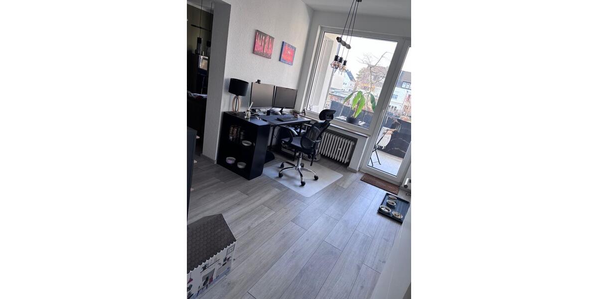 Etagenwohnung Düsseldorf Stadtbezirk 9 - 3.5 Zimmer, 84 m&sup2;, 1.200&euro; | Angebot:25350874