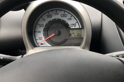 Peugeot 107 61.950 km 3.300 &euro; Duisburg 47228