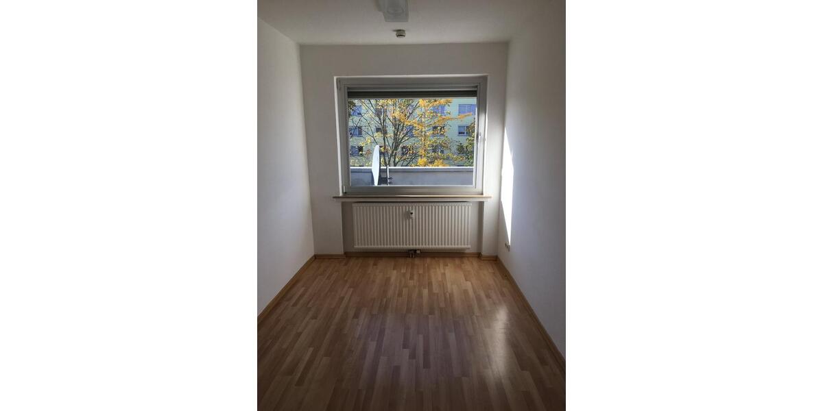 Helle 4 ZKB mit EBK, 2 Balkonen, Tageslichtbad, Tiefgaragenstellp 4 zimmer