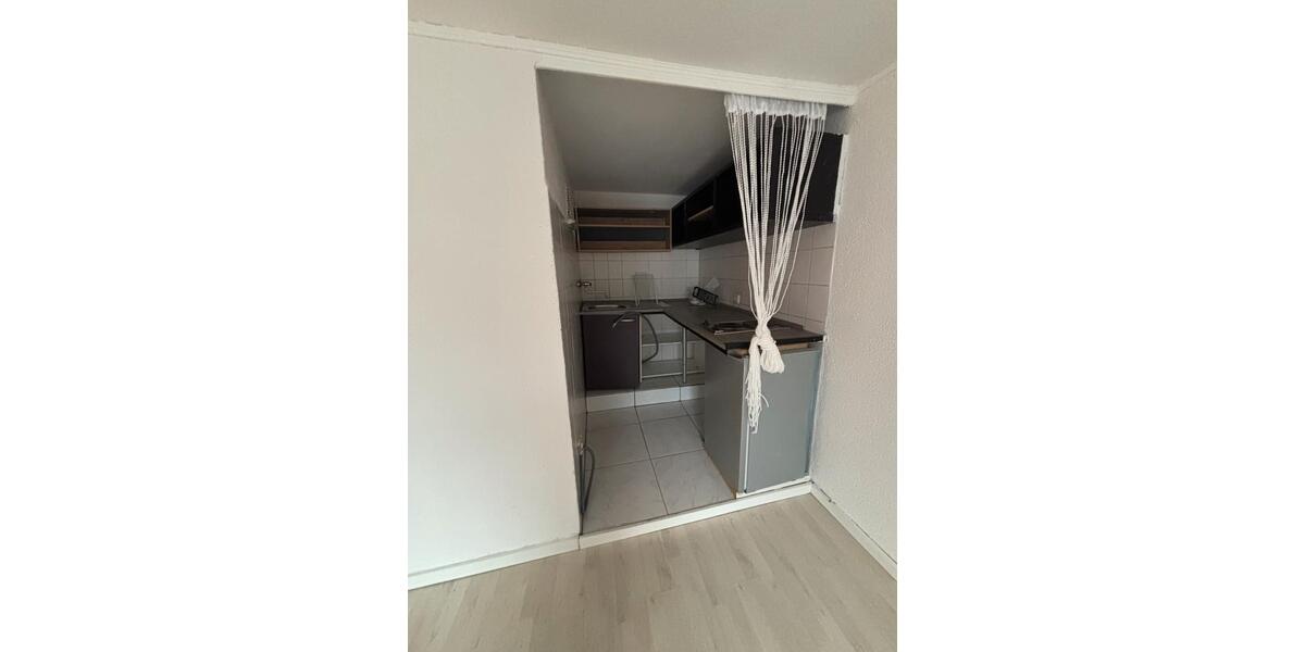 Etagenwohnung Düsseldorf Oberbilk - 1 Zimmer, 25 m&sup2;, 600&euro; | Angebot:26416843