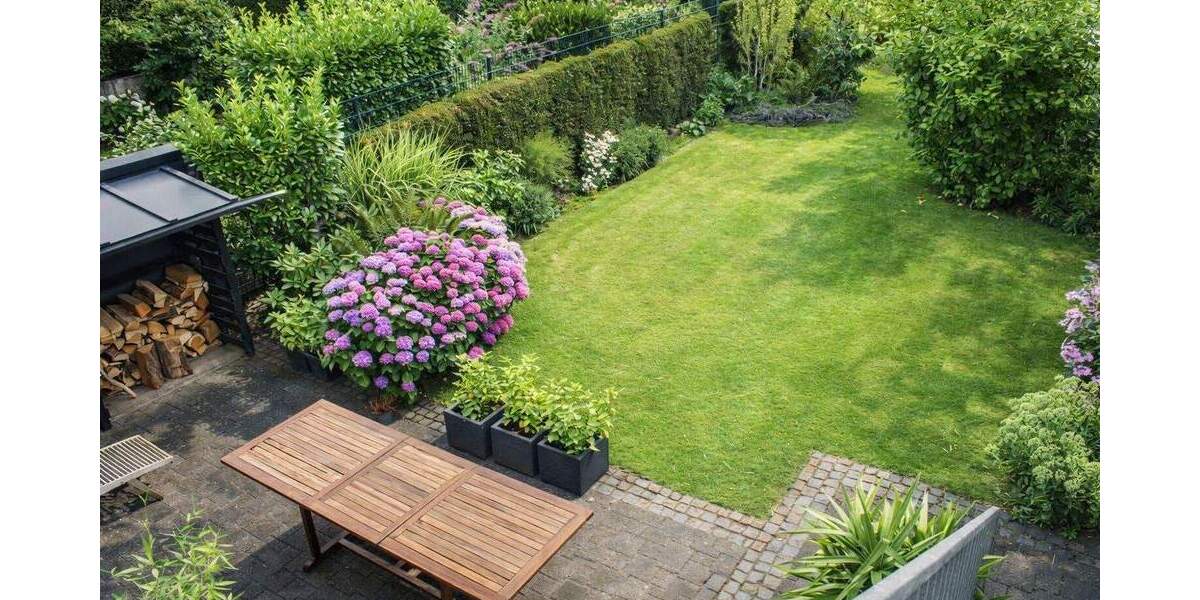 Exklusives Wohnen in Hochparterre mit Kamin und eigenem Garten auf Krefelds bekanntester Allee 3 zimmer