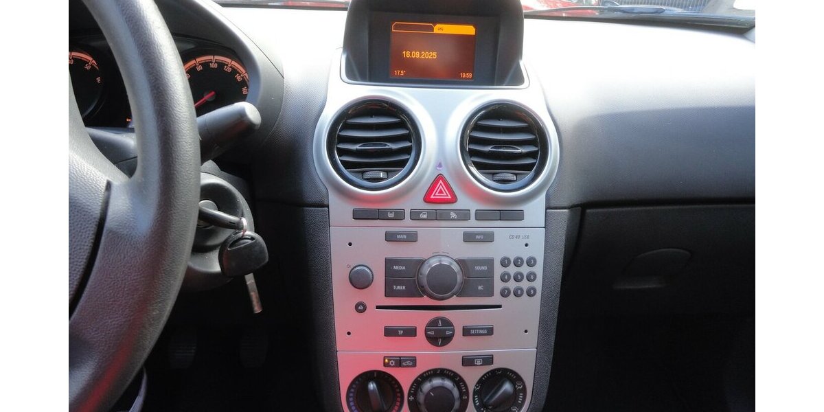 Opel Corsa Selection Klima Kette+TÜV neu S.heft 179.000 km 2.999 &euro; Neuss 41462
