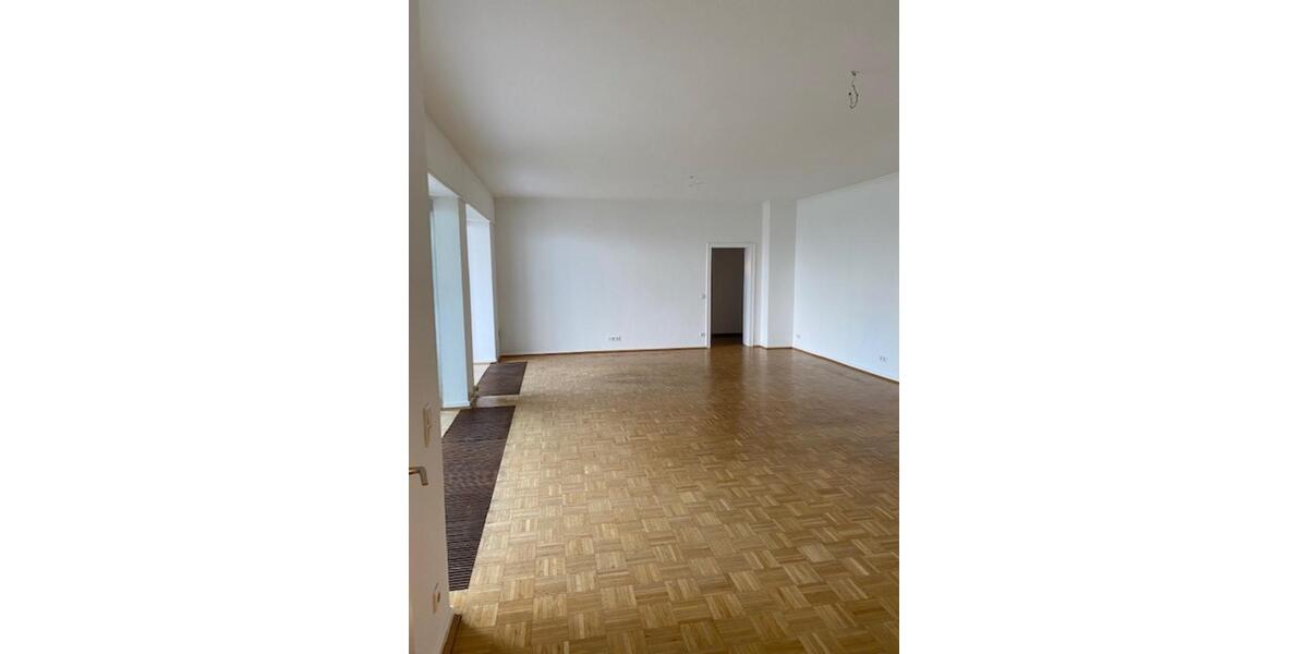 Erdgeschoßwohnung Krefeld - 3 Zimmer, 120 m&sup2;, 1.250&euro; | Angebot:25714479