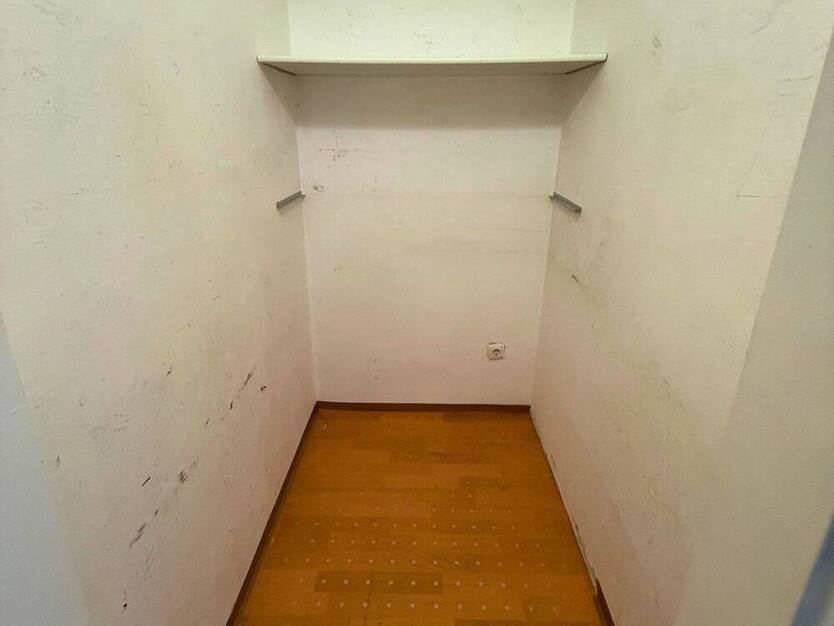 Attraktive Eigentumswohnung in Neuss Norf * leerstehend * gute Lage * Loggia * 4 Zimmer *