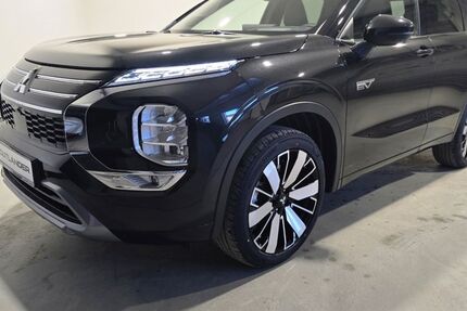 Mitsubishi Outlander 3.499 km 50.540 &euro; Mönchengladbach 41061