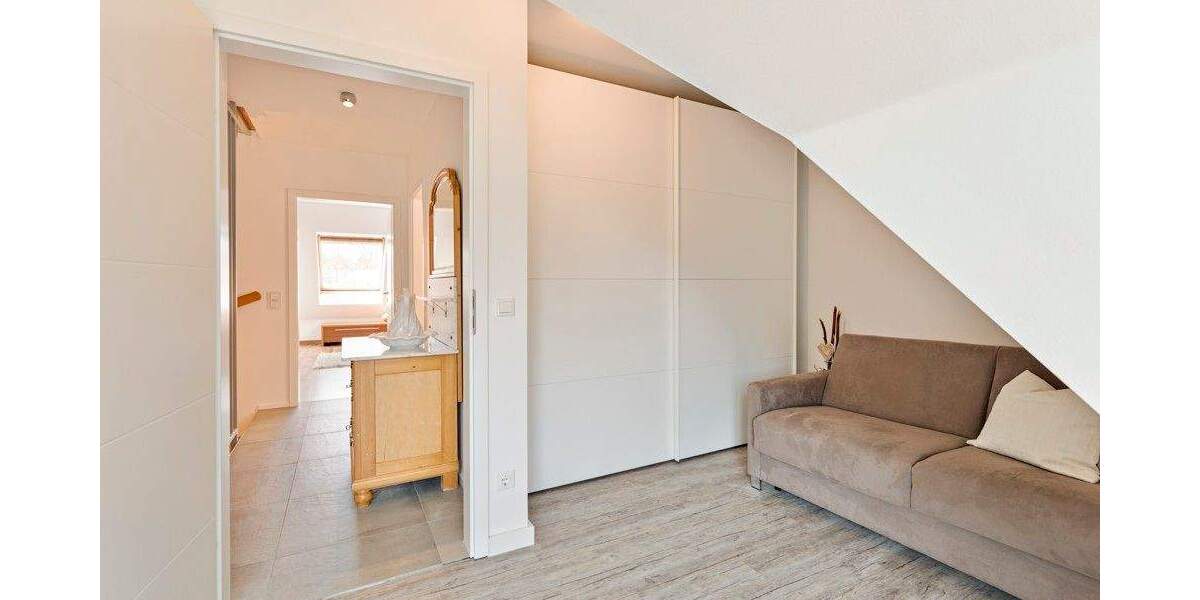 Reihenmittelhaus Düsseldorf Wittlaer - 4 Zimmer, 125 m&sup2;, 2.500&euro; | Angebot:25360670