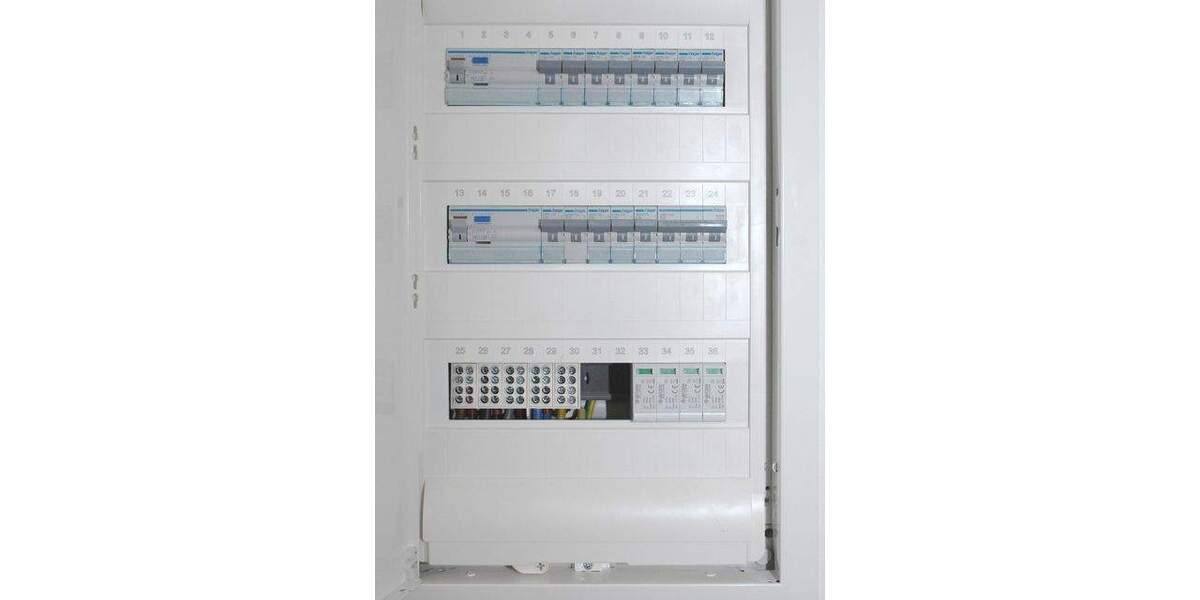 Düsseldorf-Unterrath: 3-Zimmer ETW mit Küche, Bad u. Flur ... plus 27 m² Nutzfläche im UG inkl. Gartennutzung ... Erstbezug nach Totalsanierung 3 zimmer