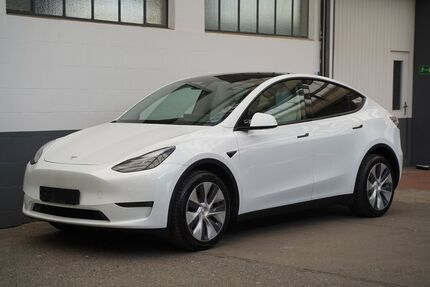 Tesla Model Y 73.803 km 34.350 &euro; Mönchengladbach 41236