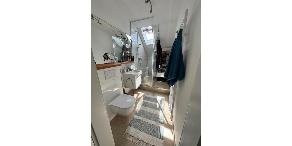 Dachgeschoßwohnung Düsseldorf Stadtbezirk 8 - 3 Zimmer, 86 m&sup2;, 1.143&euro; | Angebot:26355298