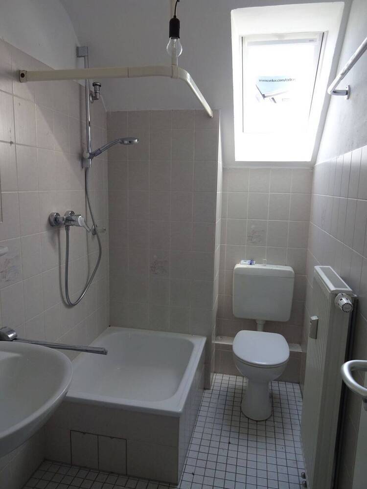Tolle Dachgeschoßwohnung ab dem 01.11.2025 wartet auf Sie