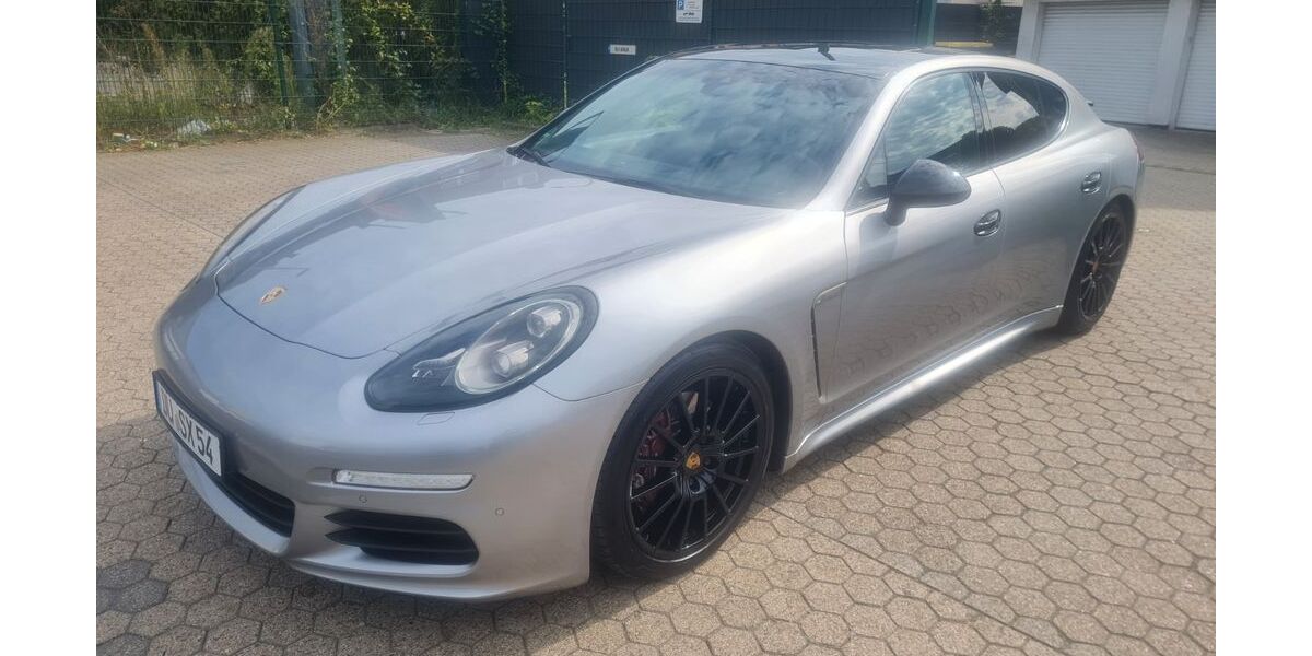 Porsche Panamera 117.000 km 34.850 &euro; Duisburg 47139