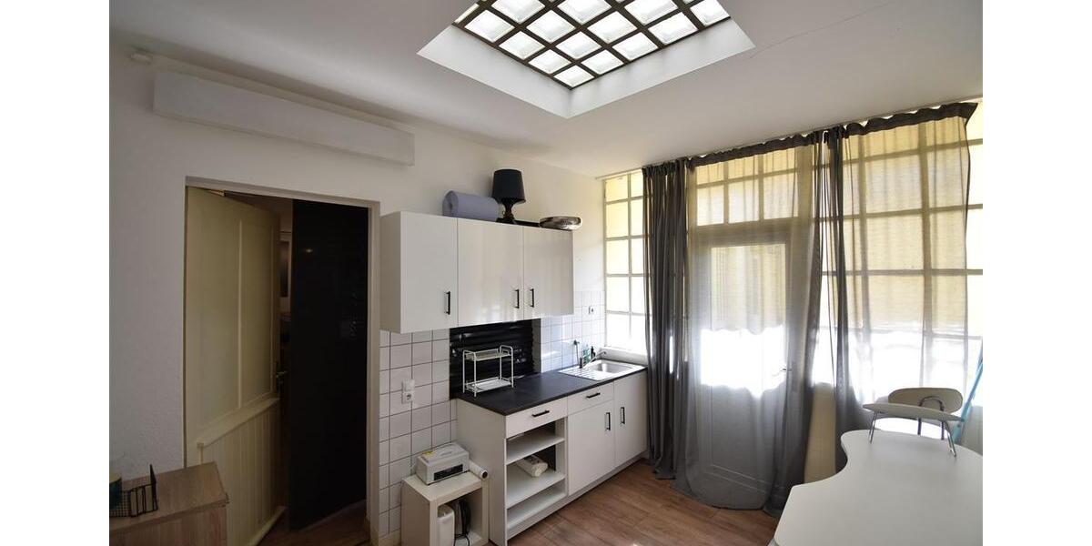 Ehemaliges Beautystudio! Bezugsfreies Ladenlokal in KR-City zimmer