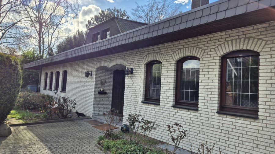 Provisionsfrei* Großer Winkelbungalow auf großzügigem Grundstück - Bungalow Korschenbroich Kleinenbroich | Angebot:25802988