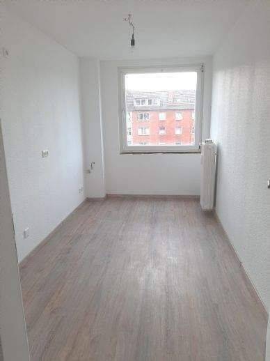 Etagenwohnung Duisburg Neudorf-Süd - 3 Zimmer, 84 m&sup2;, 890&euro; | Angebot:26903955