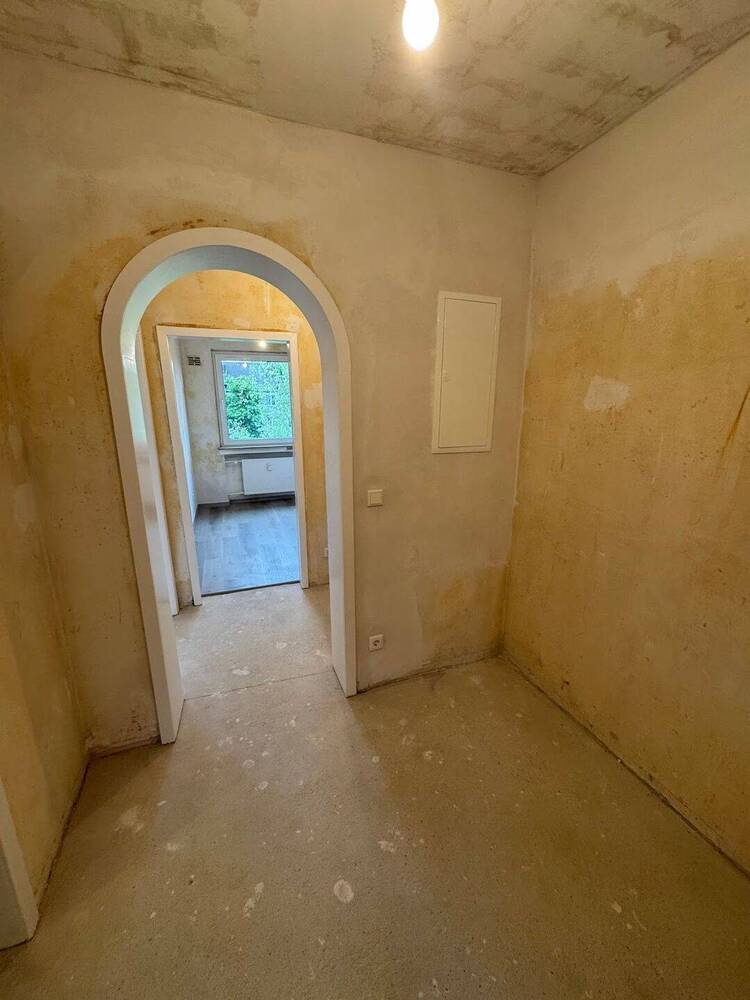 Sehr schöne sanierte 2 Zimmer Wohnung in Oberhausen zu vermieten