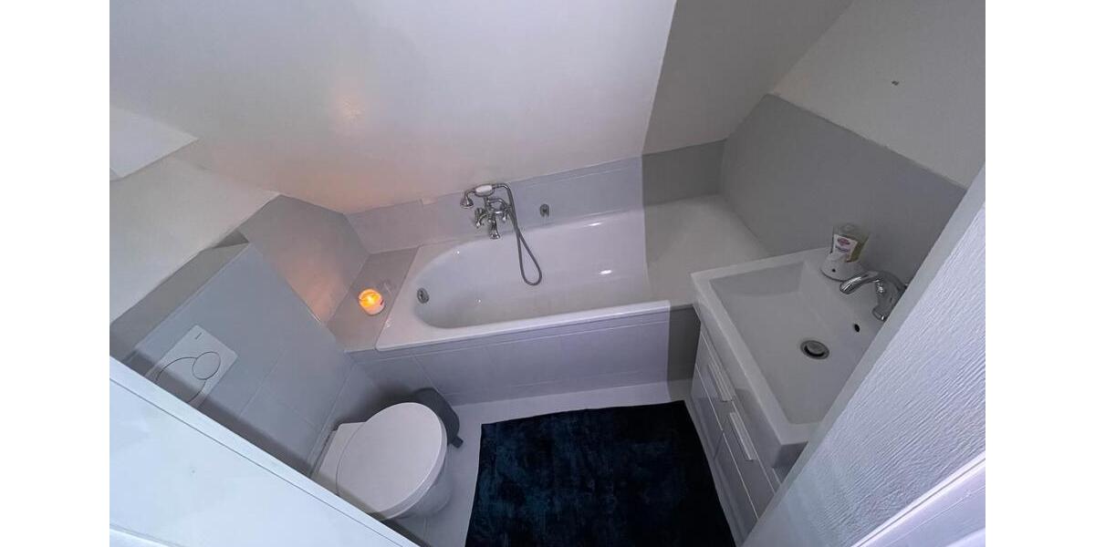 Charmante Doppelhaushälfte mit großem Garten im Duisburger Süden 4 zimmer