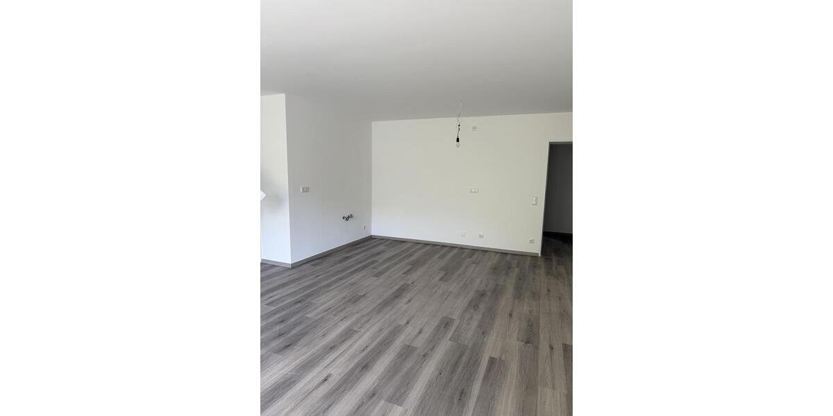 Etagenwohnung Düsseldorf Niederkassel - 2 Zimmer, 56 m&sup2;, 600&euro; | Angebot:26226245