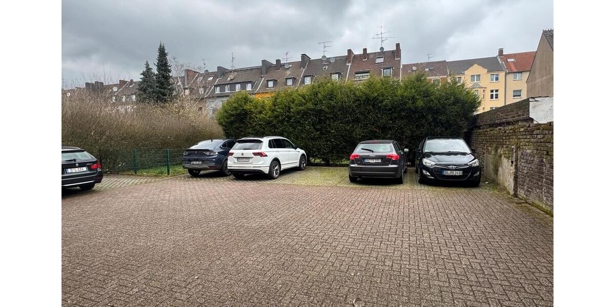 Etagenwohnung mit eigener Garten und Stellplatz 3.5 zimmer