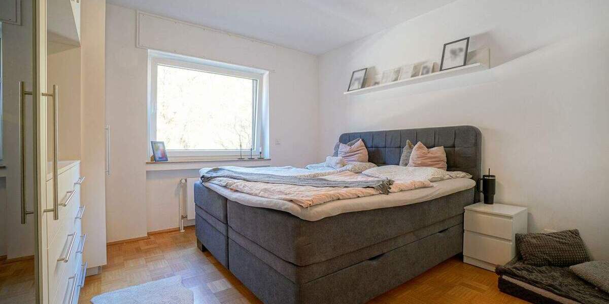 Etagenwohnung Mülheim an der Ruhr Saarn - 3 Zimmer, 94 m&sup2;, 1.300&euro; | Angebot:25399868