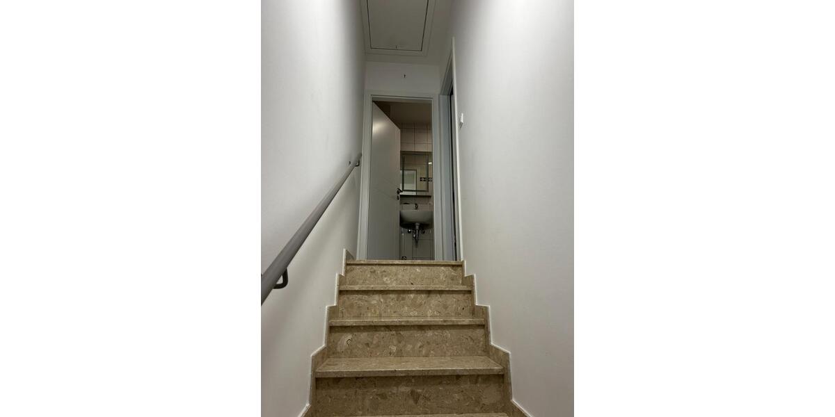 Reihenmittelhaus mit Einliegerwohnung in Neuss-Meertal 6 zimmer