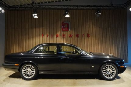 Jaguar XJ 129.000 km 15.941 &euro; Duisburg 47228