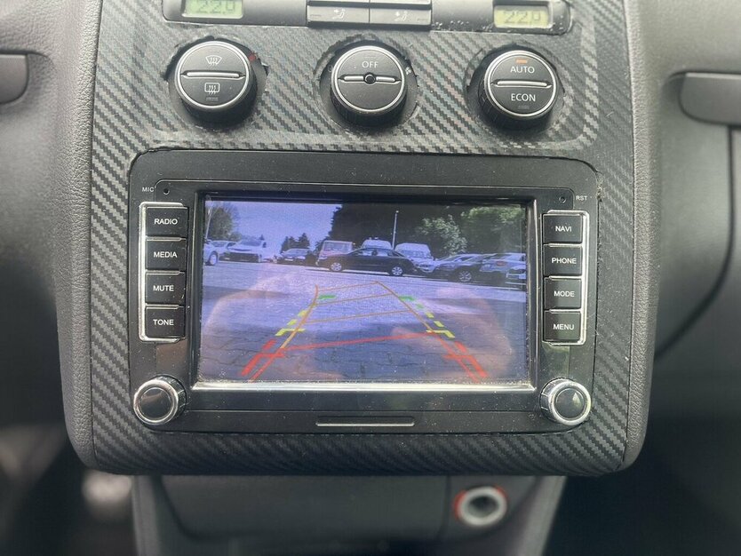 VW Touran Trendline / 7 Sitze / Kamera / Tempomat 249.000 km 3.900 € Mönchengladbach 41066