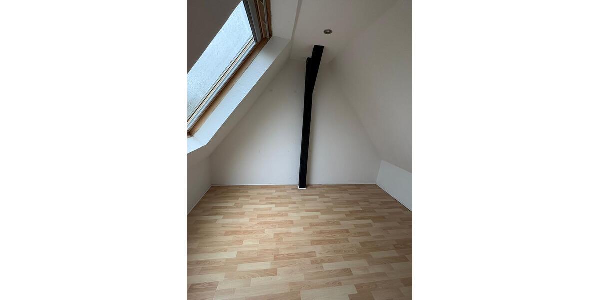 Dachgeschoßwohnung Mülheim an der Ruhr Rechtsruhr-Nord - 2 Zimmer, 70 m&sup2;, 400&euro; | Angebot:25067678