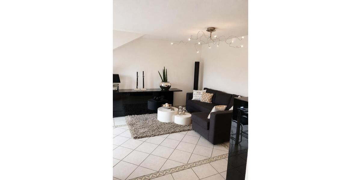 Dachgeschoßwohnung Moers - 3 Zimmer, 78 m&sup2;, 259.000&euro; | Angebot:27257576