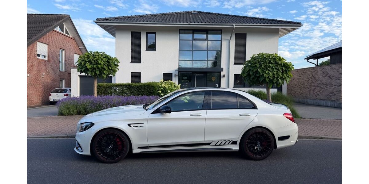 Mercedes-Benz C 63 AMG 72.574 km 41.950 &euro; Kaarst 41564