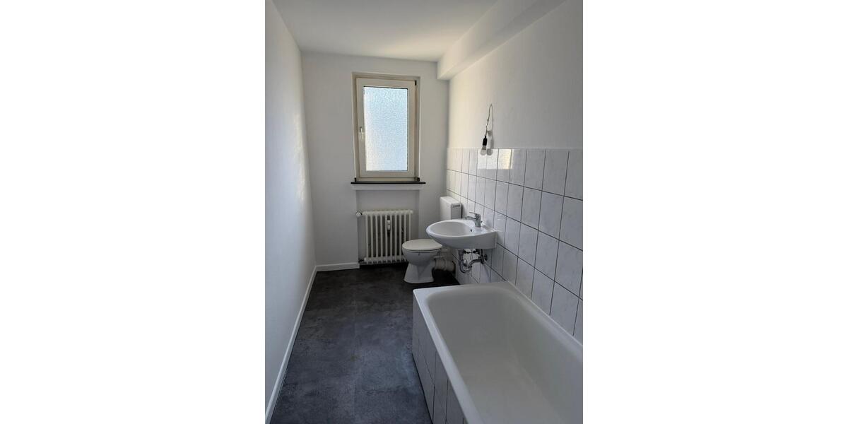 Etagenwohnung Krefeld - 4 Zimmer, 96 m&sup2;, 725&euro; | Angebot:25646816