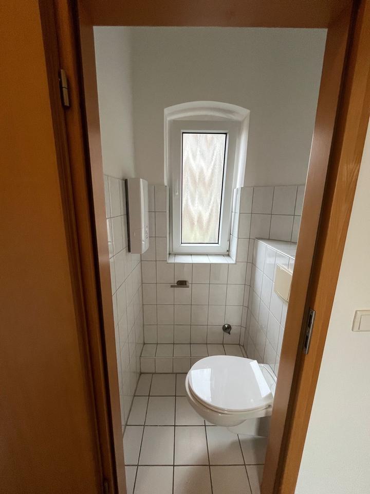 Helle Altbauwohnung für junges Pärchen in Düsseldorf-Lörick zimmer