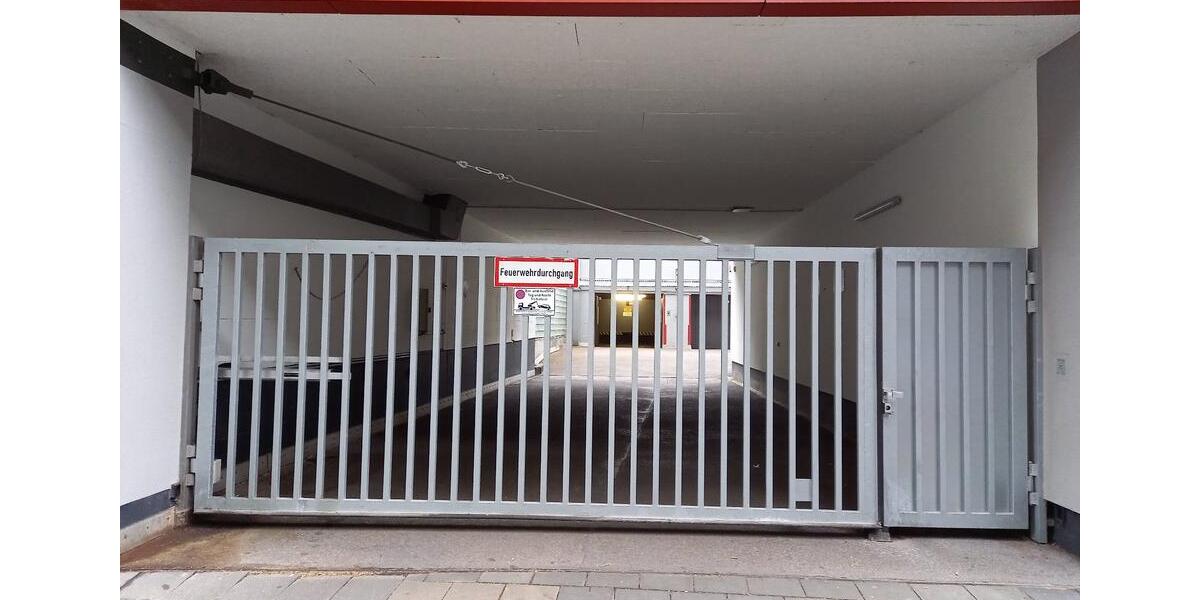 Garagen / Stellplätze Düsseldorf Derendorf - 100&euro; | Angebot:26339228