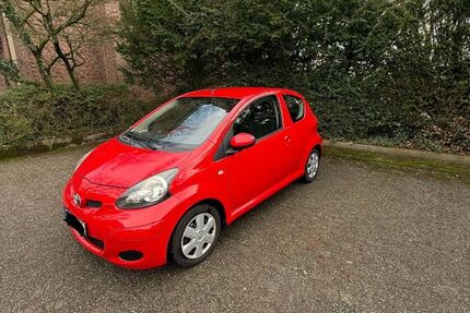 Toyota Aygo (X) 125.000 km 3.399 &euro; Düsseldorf 40476