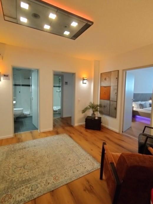 Verkauf eines kleinen Hotel garni in Köln voll genehmigter Beherbergungsbetrieb mit 8 Betten 4 Zimmern, studentisches Wohnen denkbar