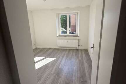 Wohnung Düsseldorf Stadtbezirk 6 - 2 Zimmer, 45 m&sup2;, 825&euro; | Angebot:26461840