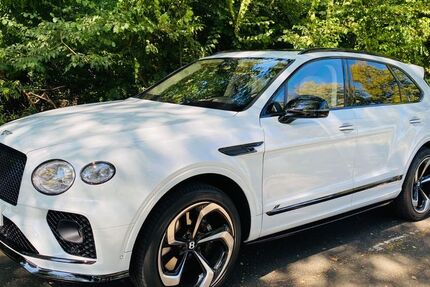 Bentley Bentayga 15.600 km 219.900 € Köln 50858