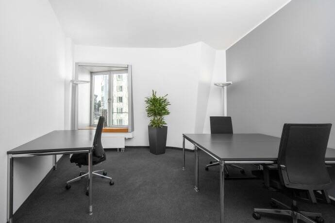 Privater Büroraum ganz auf Ihre individuellen Unternehmensbedürfnisse angepasst in Regus Dusseldorf, Neuer Zollhof