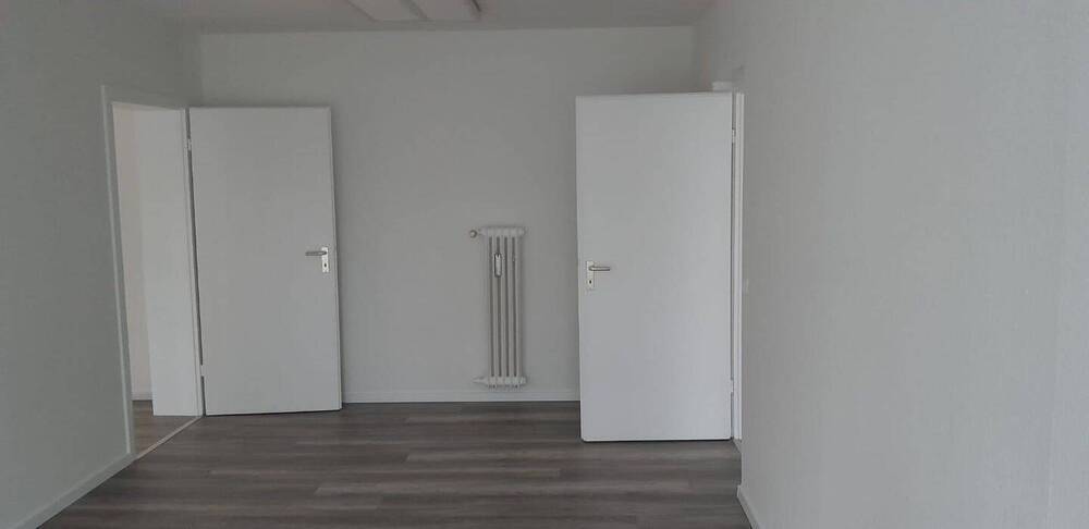 Sehr funktionale Büro- Praxis oder Galeriefläche in gutsichtbarer und frequentierter Lage