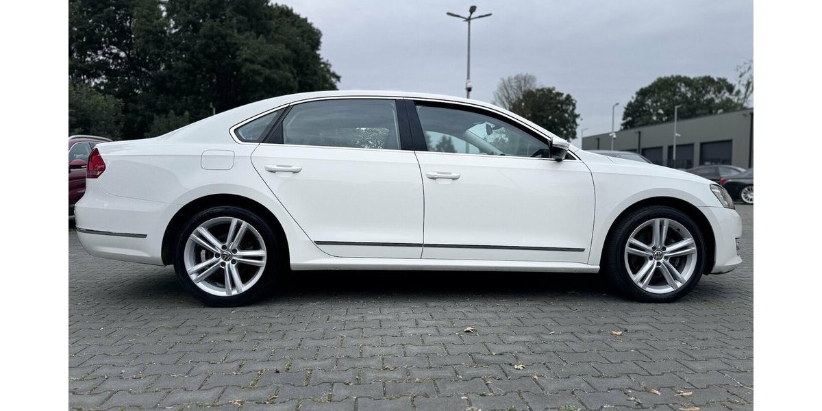 VW Passat 2,0 TDI Highline / Leder / SHD / Keyless 228.000 km 11.890 &euro; Mönchengladbach 41066
